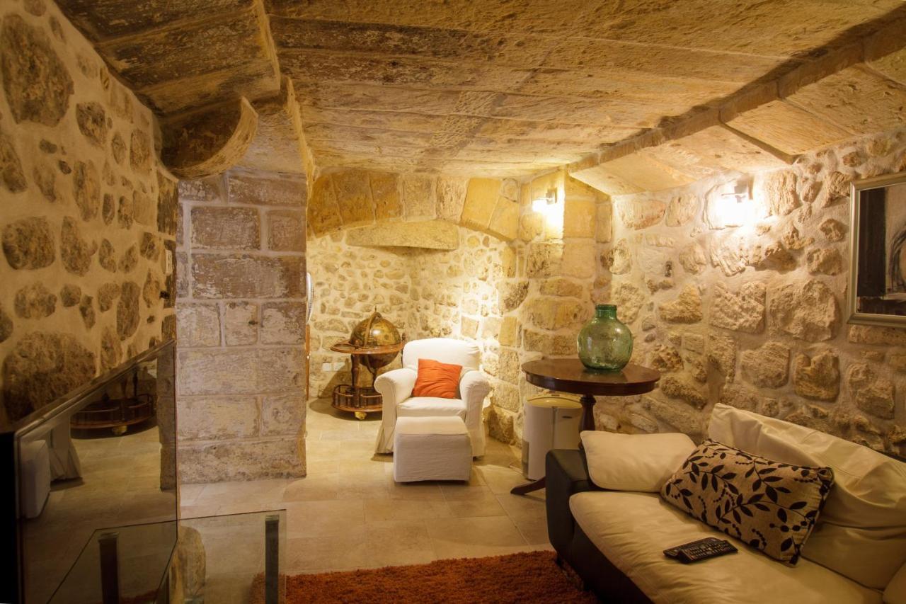 Town House Steeped In History Villa Rabat Exteriör bild