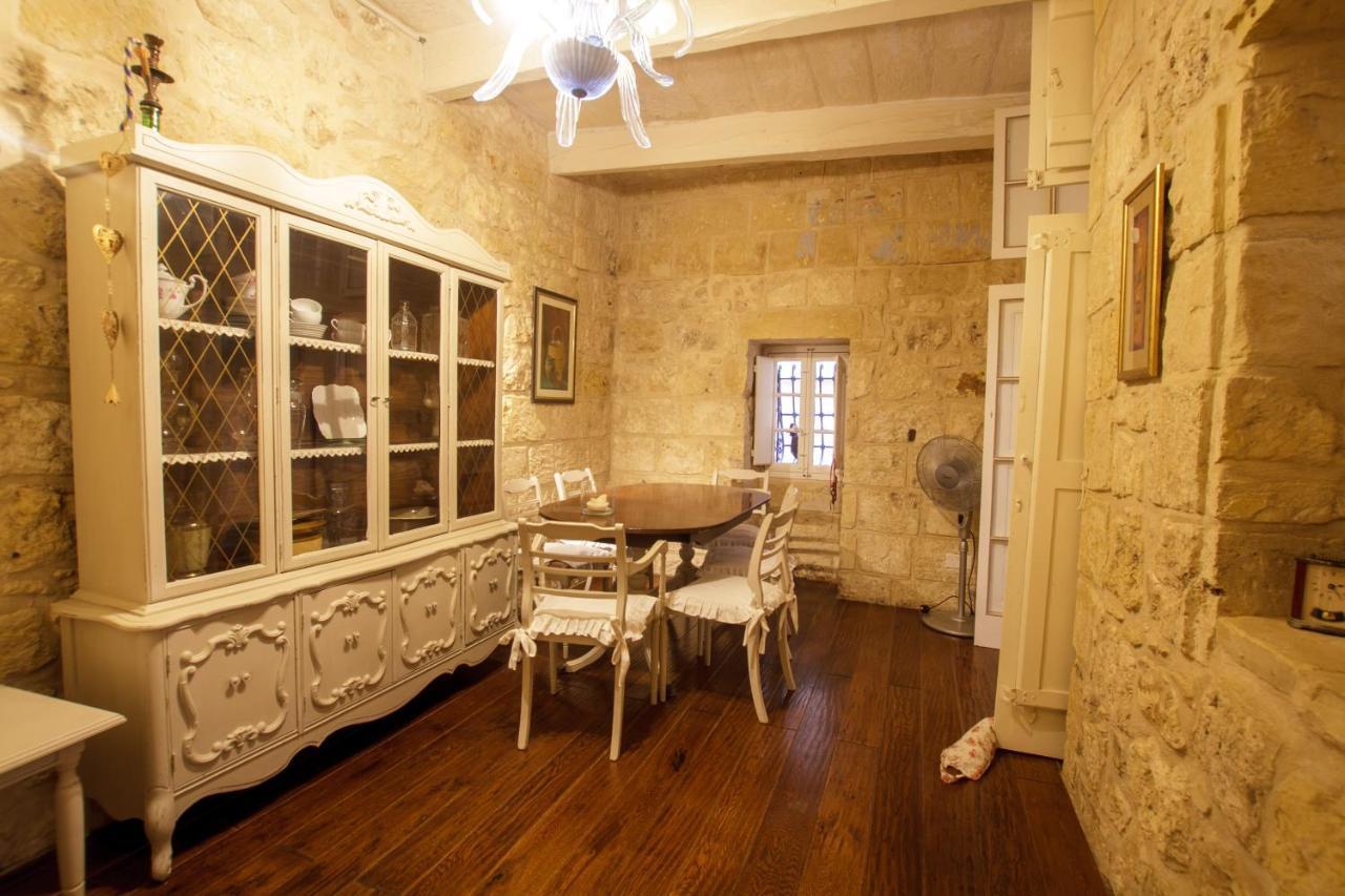 Town House Steeped In History Villa Rabat Exteriör bild