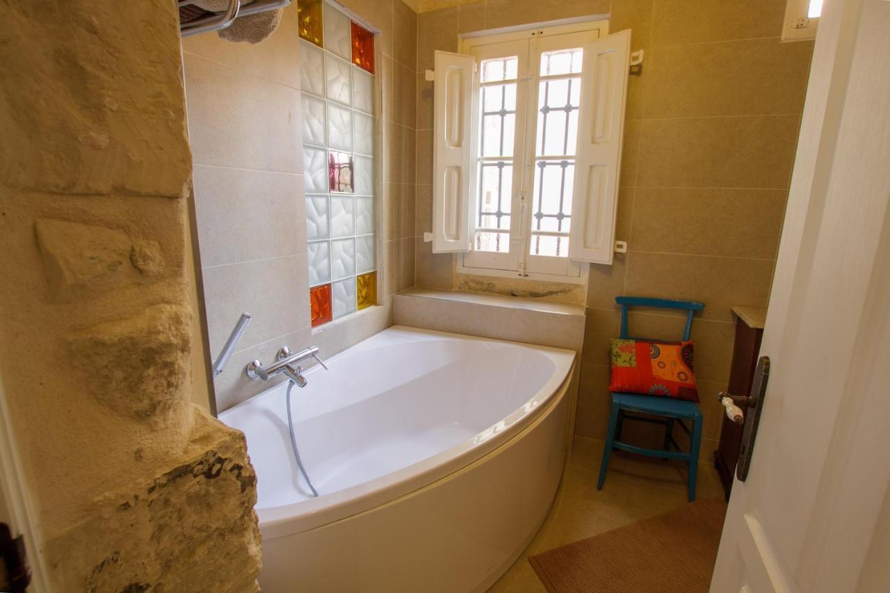 Town House Steeped In History Villa Rabat Exteriör bild