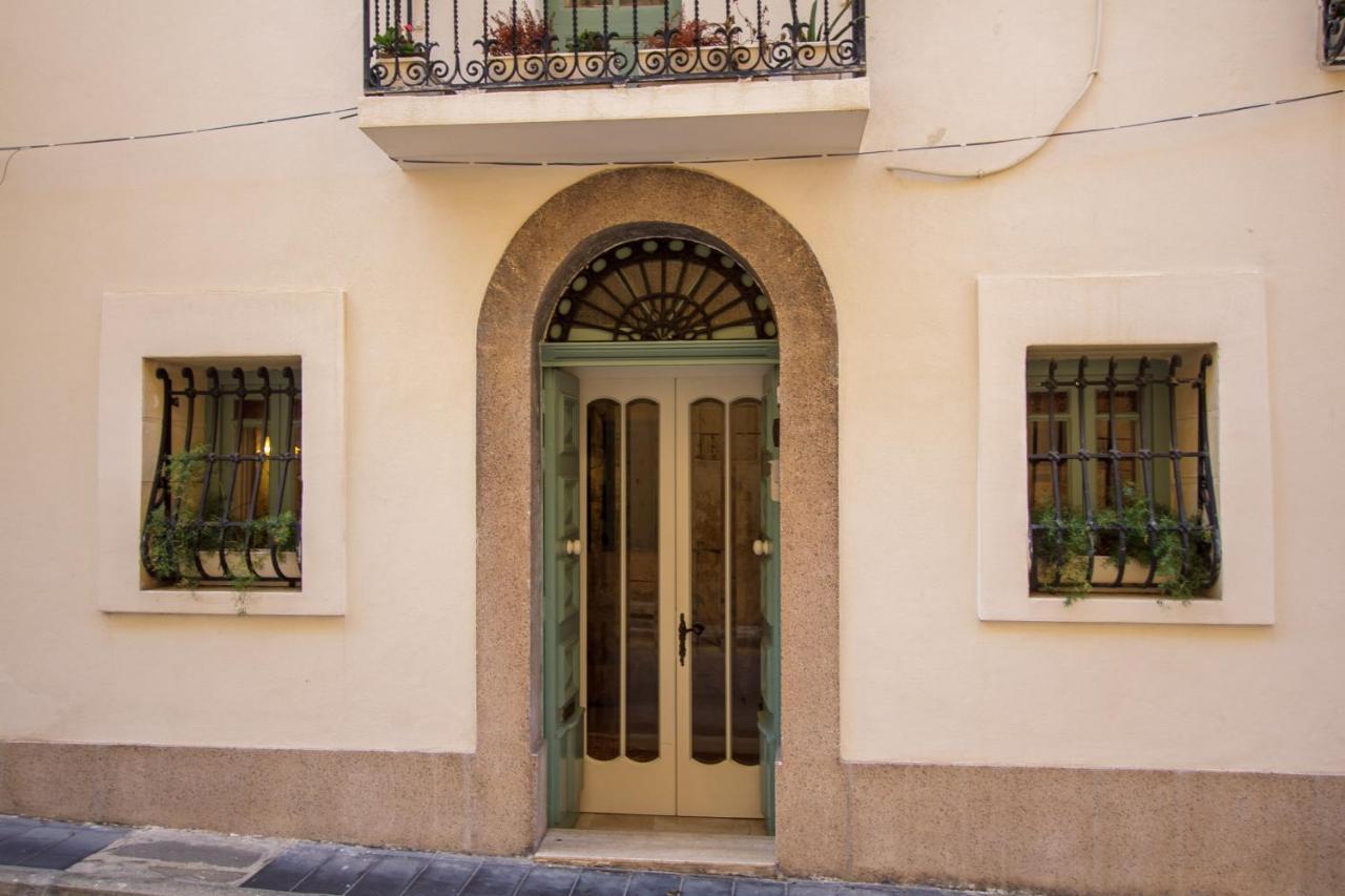 Town House Steeped In History Villa Rabat Exteriör bild